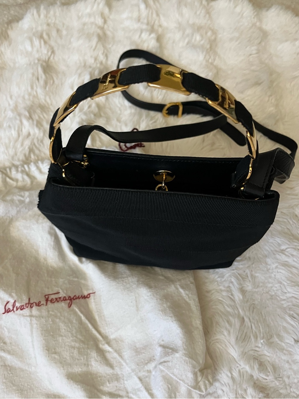 ✨Vintage 90s Salvatore Ferragamo Black Grosgrain Vara Link Mini Bag Crossbody - Picture 5 of 7